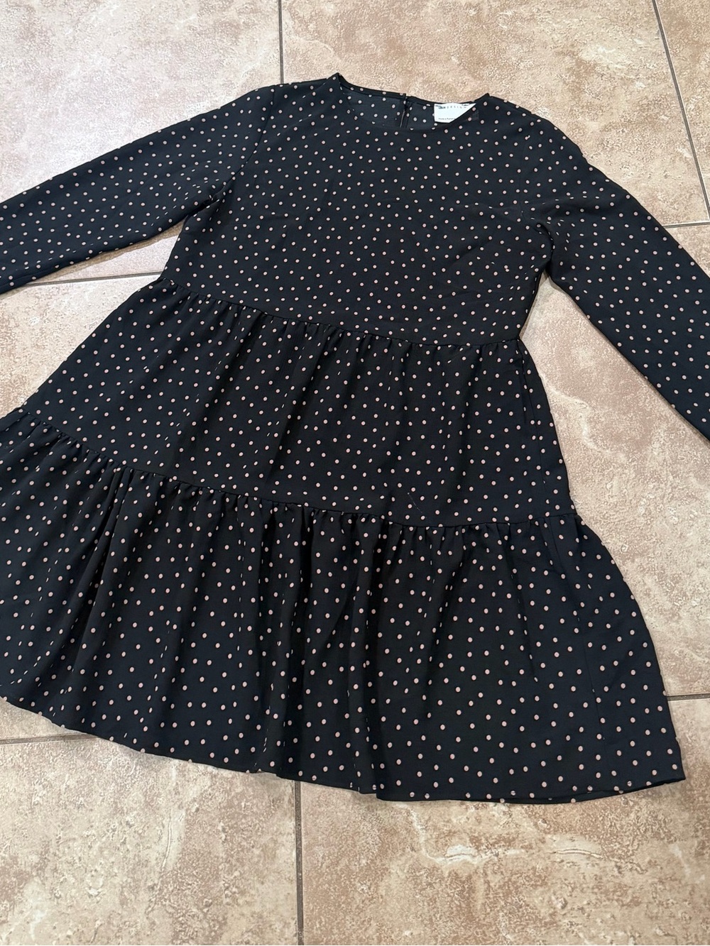 OSOS design women, Black Long-Sleeve Tiered Dress with Pink Polka Dots